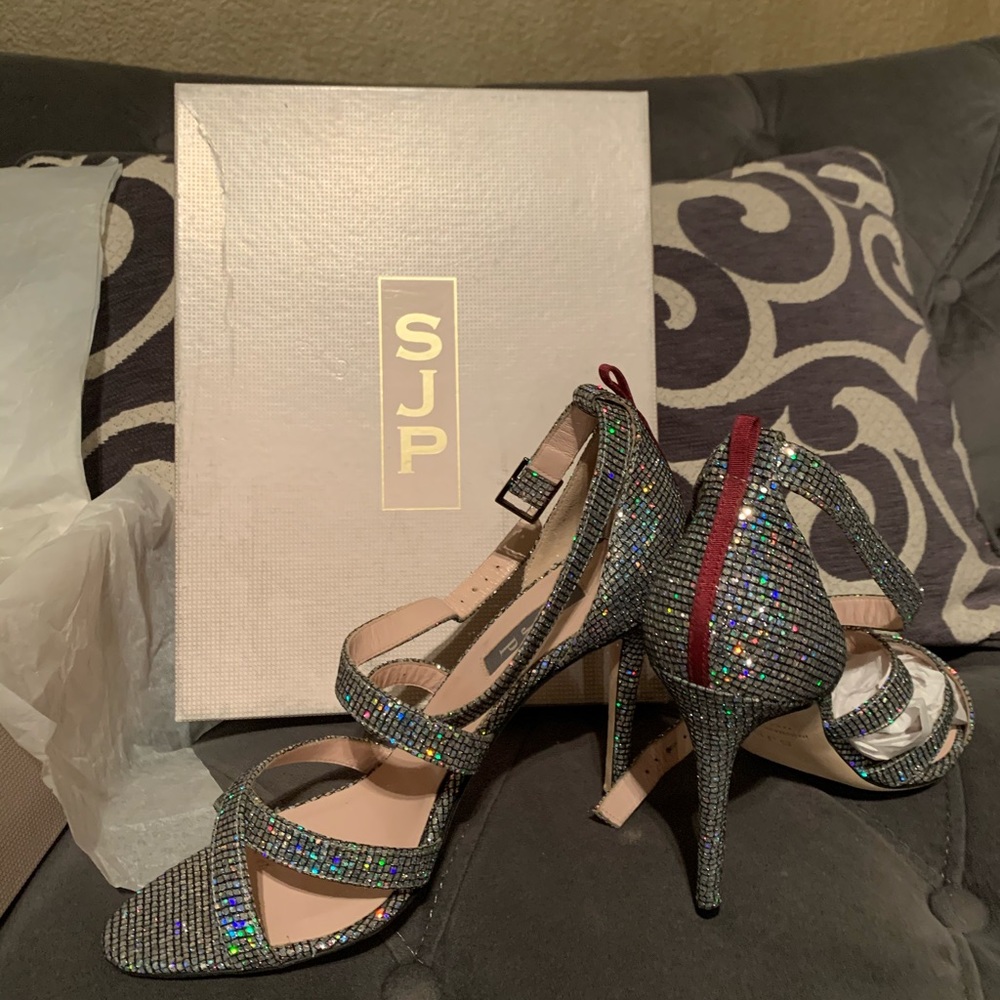 SJP Sarah Jessica Parker,  Strut, silver material